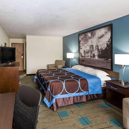 ซูเปอร์ 8 บาย วินด์แฮม เออร์บันเดล/เดอมอยน์ แอเรีย Motel Urbandale ภายนอก รูปภาพ