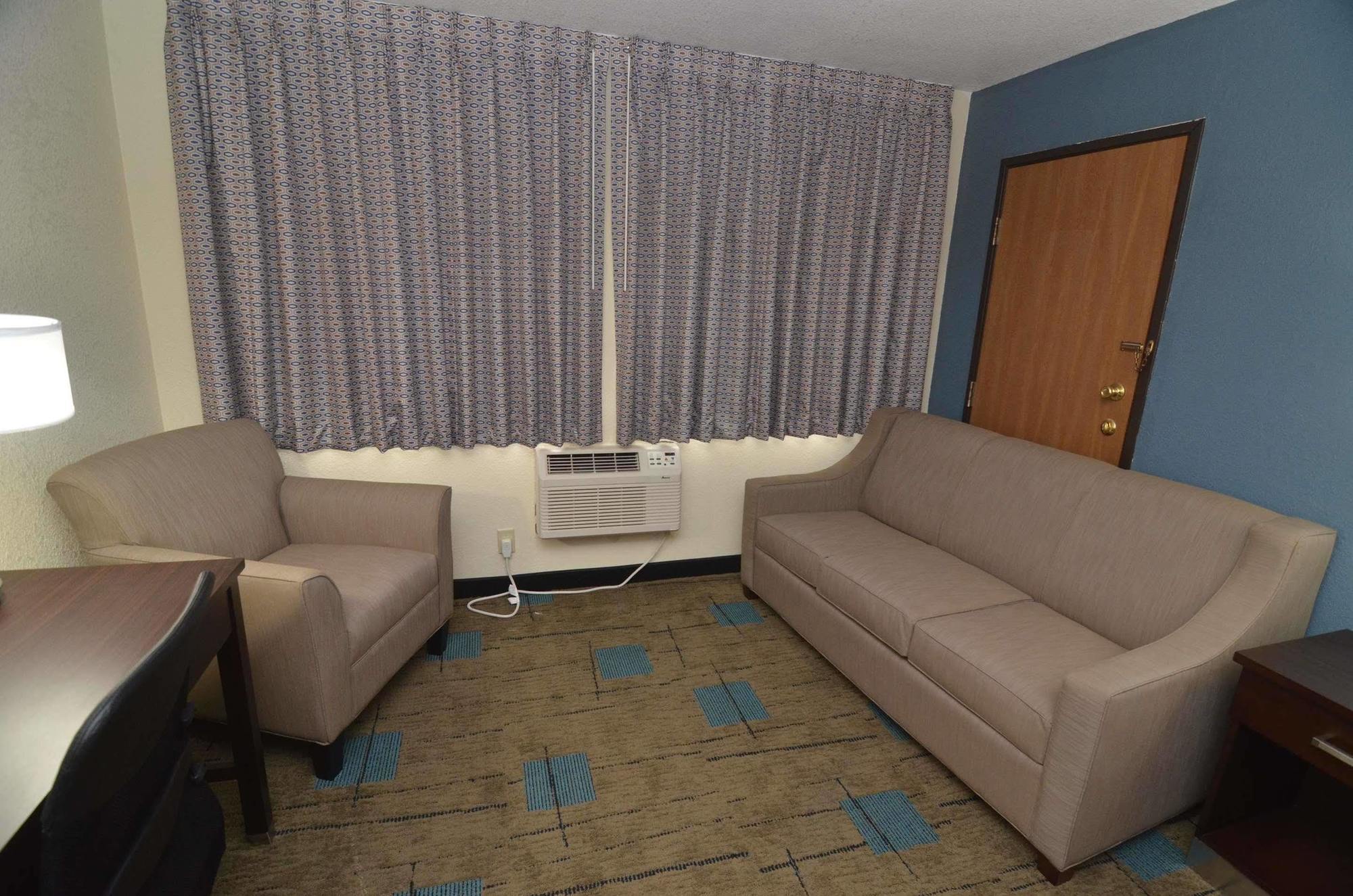 ซูเปอร์ 8 บาย วินด์แฮม เออร์บันเดล/เดอมอยน์ แอเรีย Motel Urbandale ภายนอก รูปภาพ