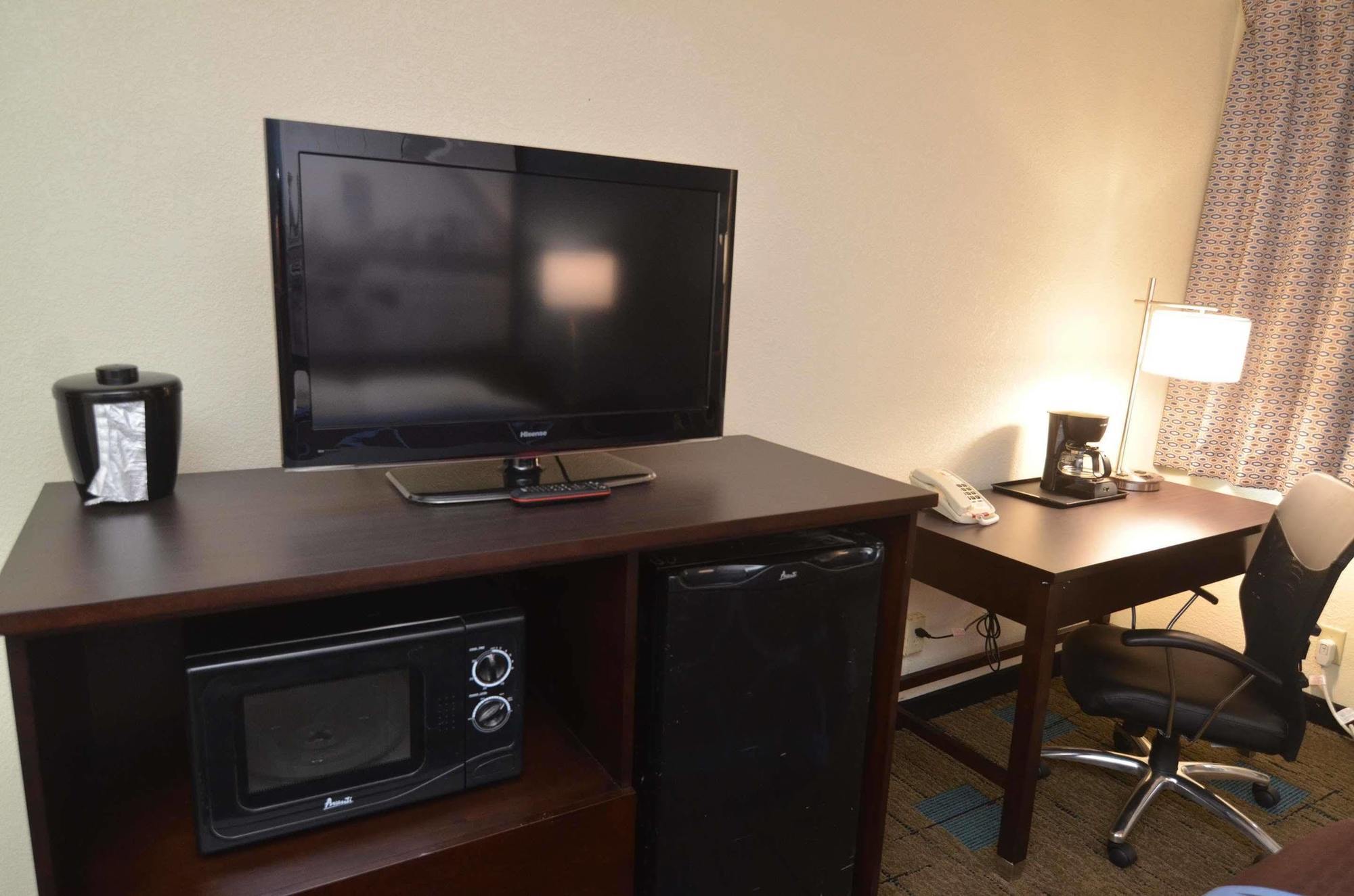 ซูเปอร์ 8 บาย วินด์แฮม เออร์บันเดล/เดอมอยน์ แอเรีย Motel Urbandale ภายนอก รูปภาพ