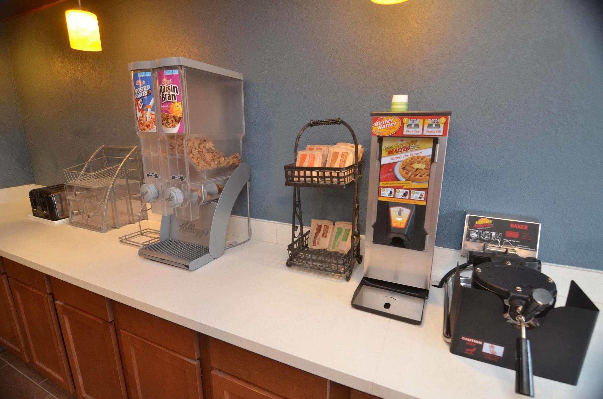 ซูเปอร์ 8 บาย วินด์แฮม เออร์บันเดล/เดอมอยน์ แอเรีย Motel Urbandale ภายนอก รูปภาพ